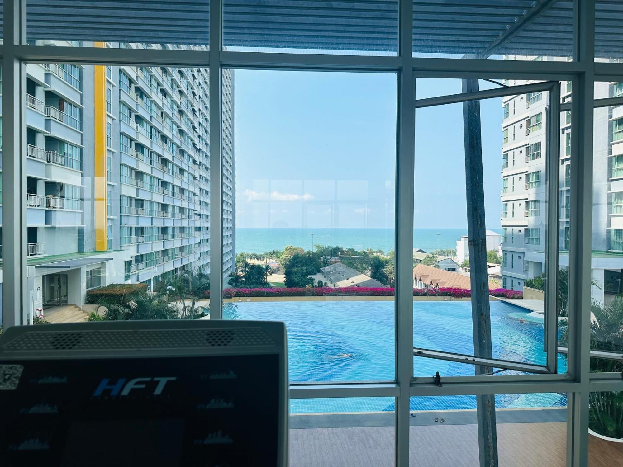 Seaview Beach Room Lumpini-Pool And Gym Face To Ocean Джомтьен Экстерьер фото
