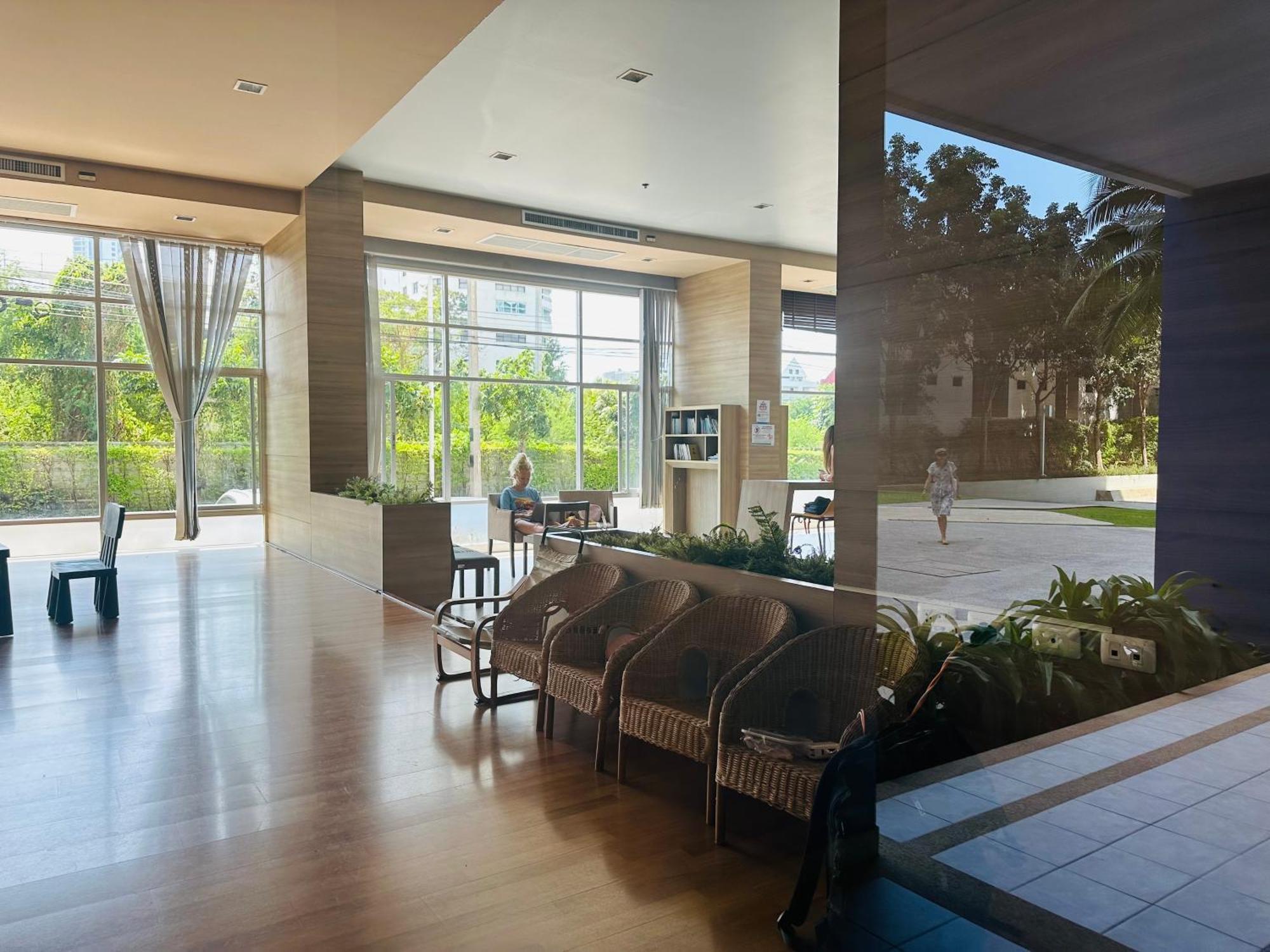 Seaview Beach Room Lumpini-Pool And Gym Face To Ocean Джомтьен Экстерьер фото